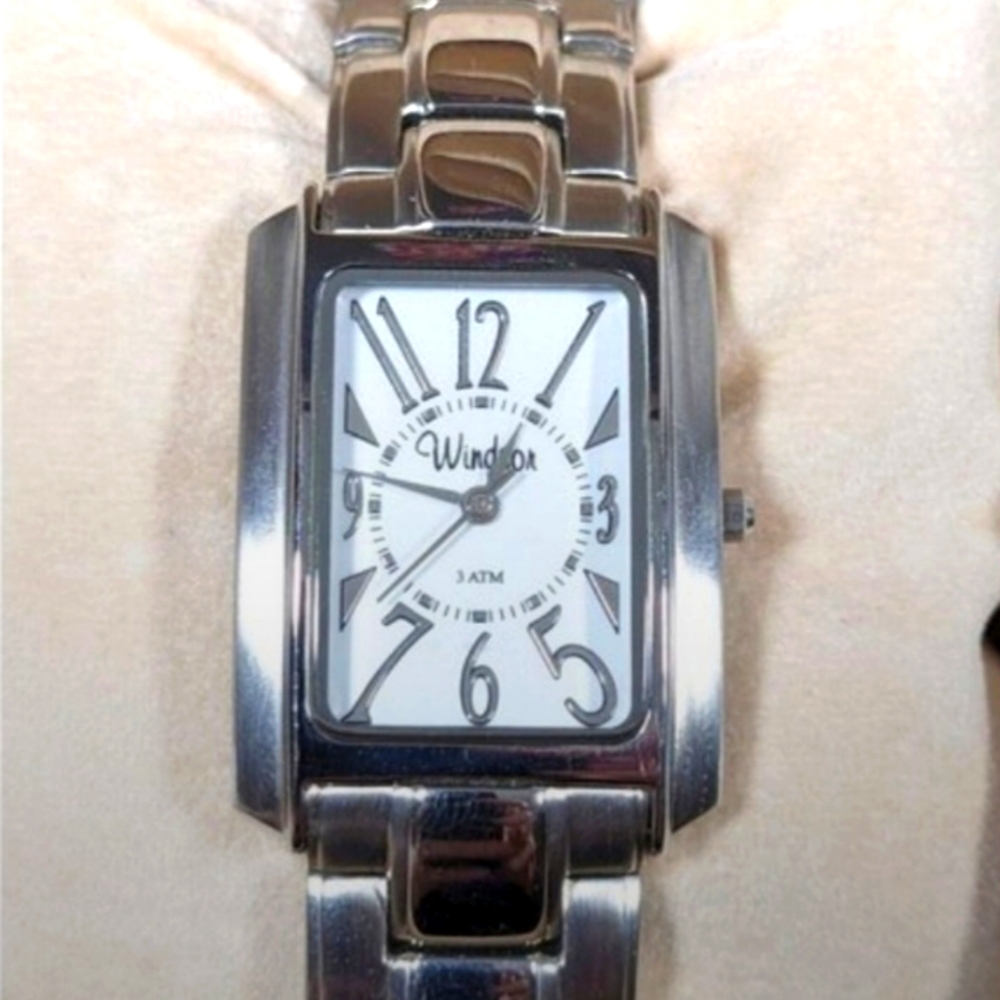 Windsor Mens White Dial Silver Tone Rectangle Case Stainless Steel Band Watch 8"